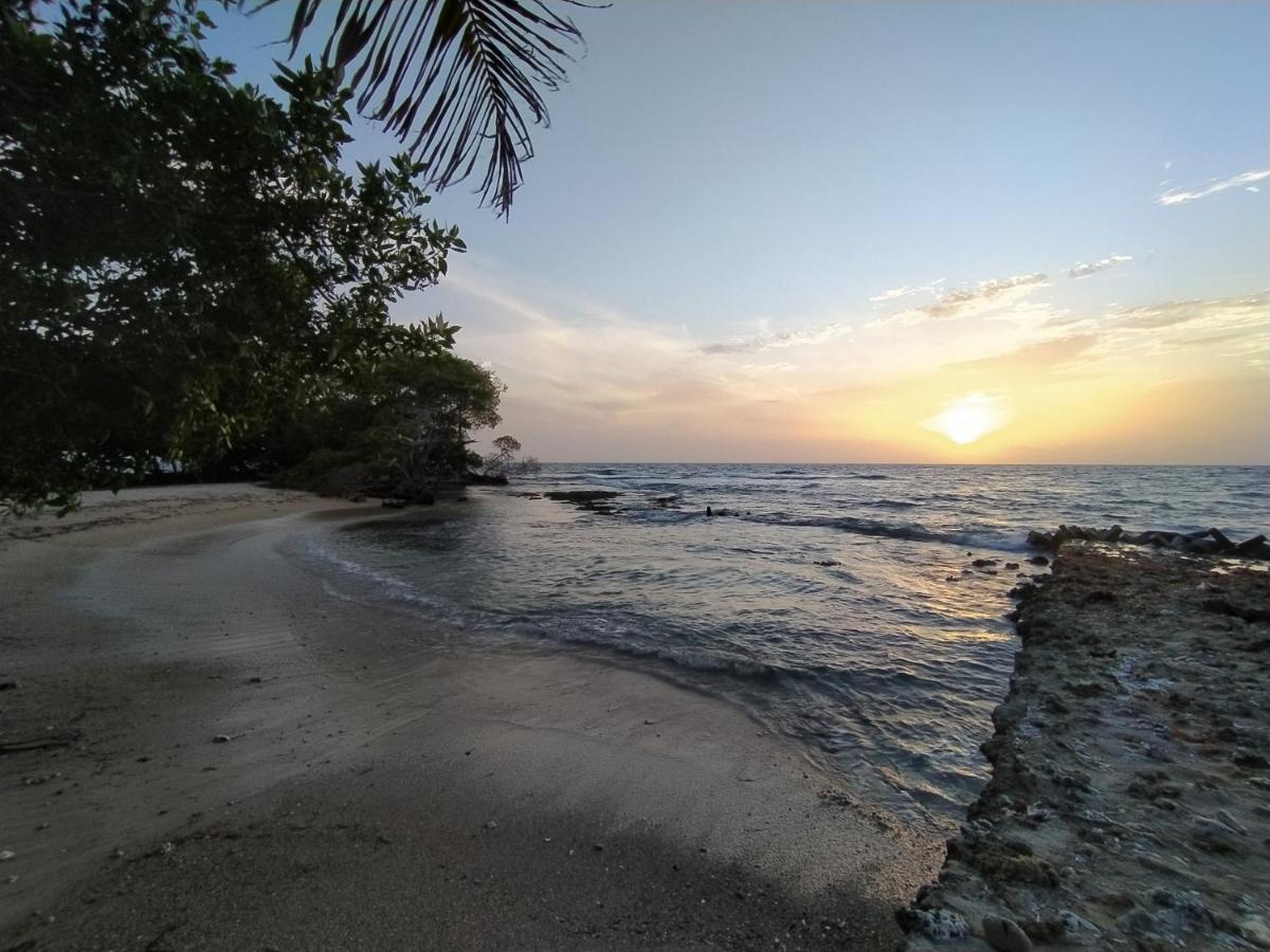 Sol Y Mar Hotel Puerto Limon ภายนอก รูปภาพ